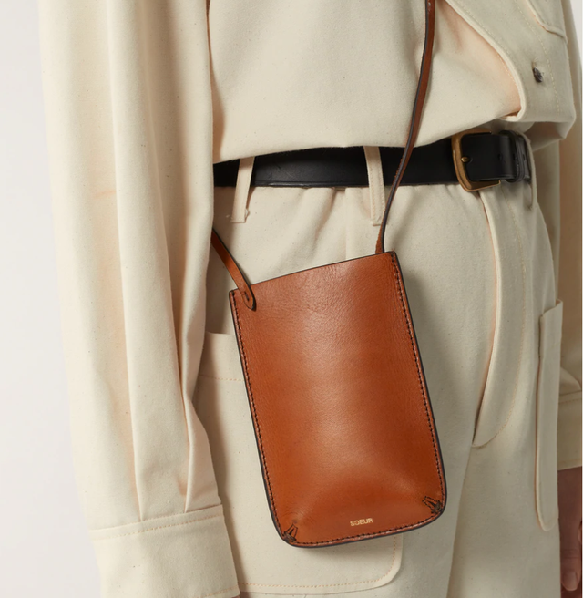 Handbags online and belts